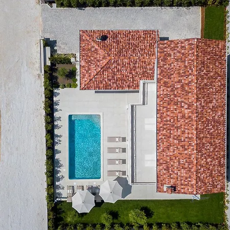 4 Bedroom Gorgeous In *