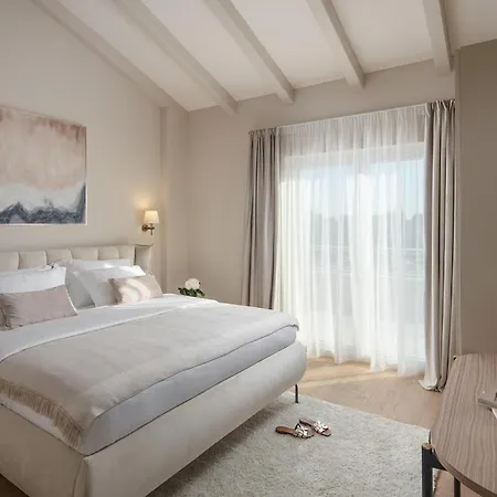 4 Bedroom Gorgeous In *